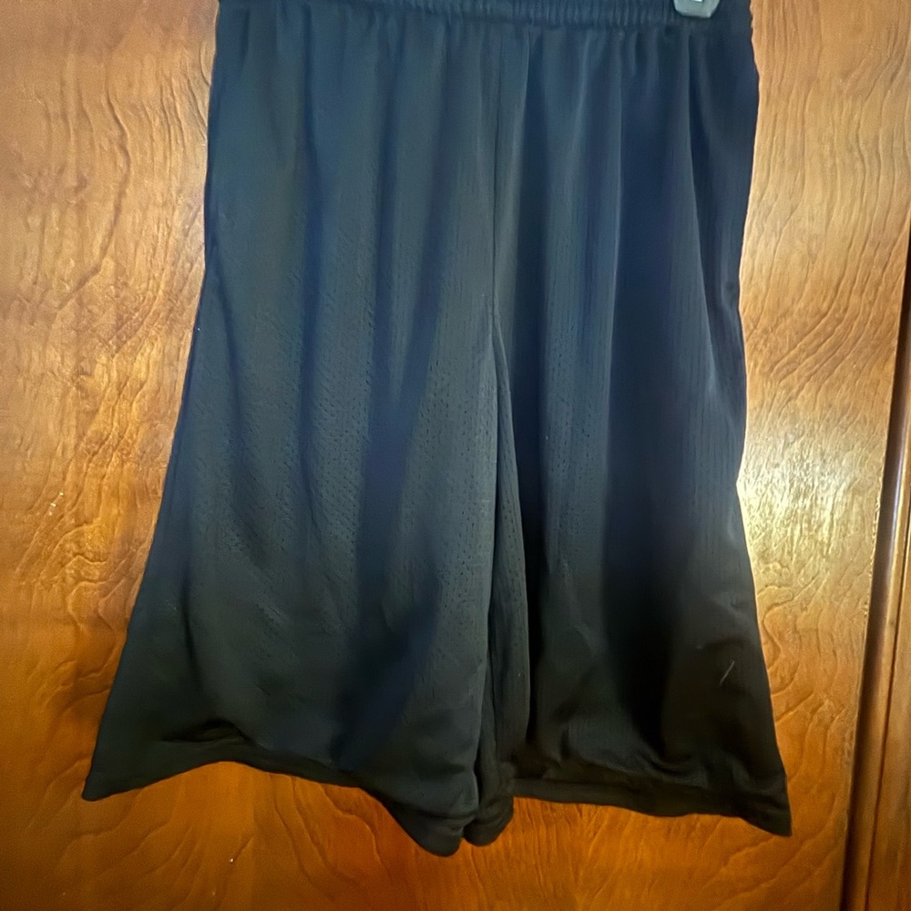 Starter Black Mesh Athletic Shorts Youth XXL Size 18